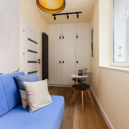 Homely *